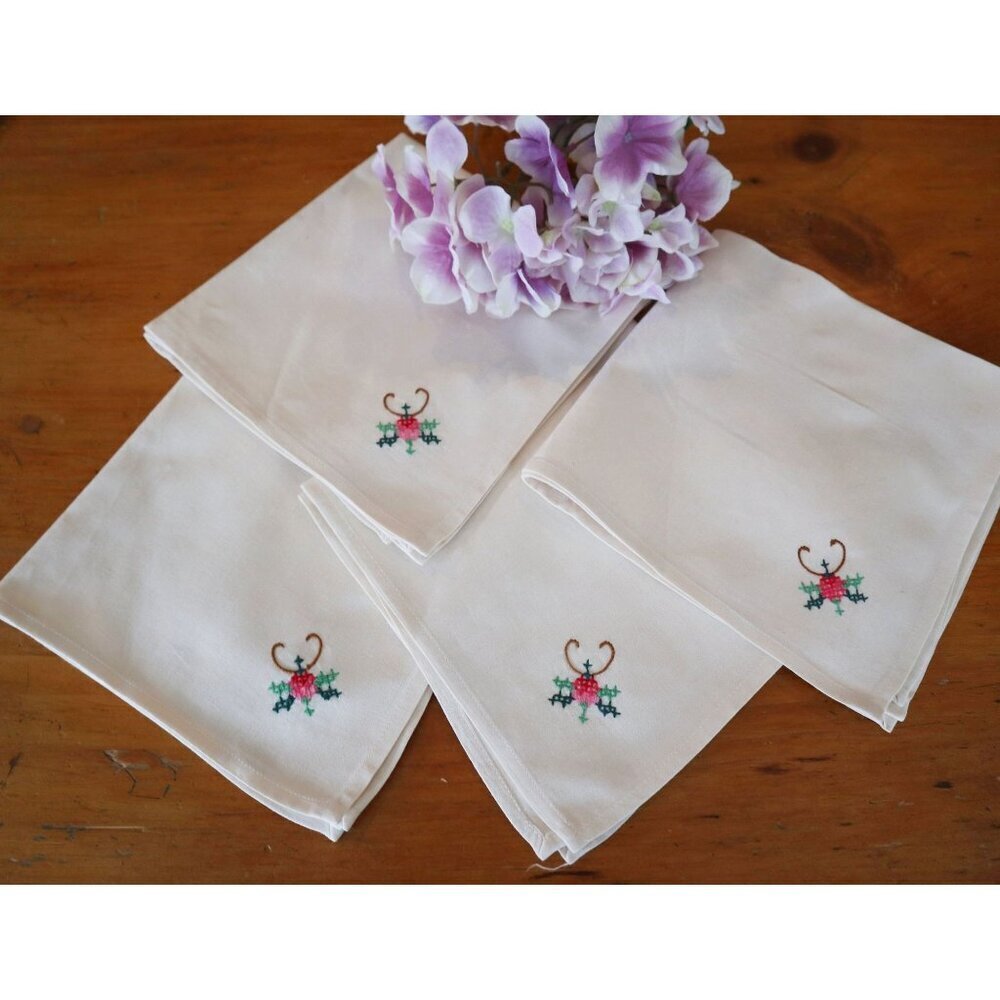 4 Vintage Napkins Ivory With Embroidered Flower Cotton Napkins NOS